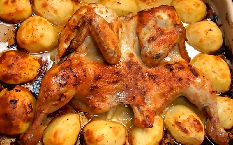 Курица целиком с картошкой в духовке 🍗