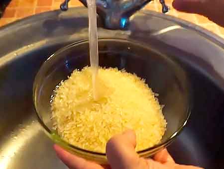 Промываем рис
