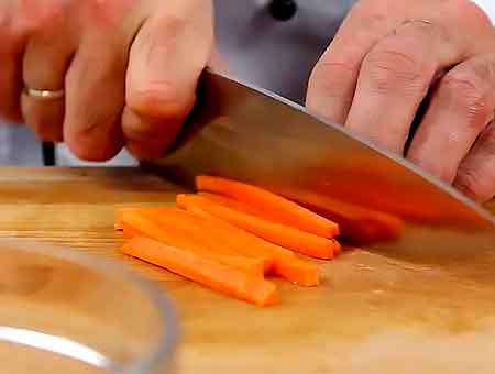 6 morkovka v multivarku s kuritsey