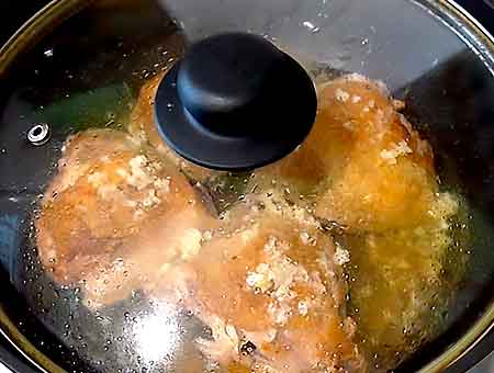 Куриные бедра на сковороде как пожарить вкусные бедрышки