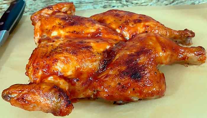 Как приготовить запечённую курицу в духовке — видео рецепт: