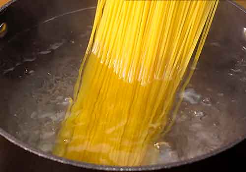 готовим спагетти