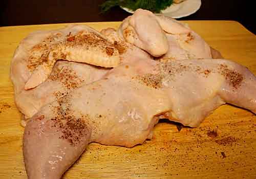 Курица с грибами в мультиварке Redmond со сметаной