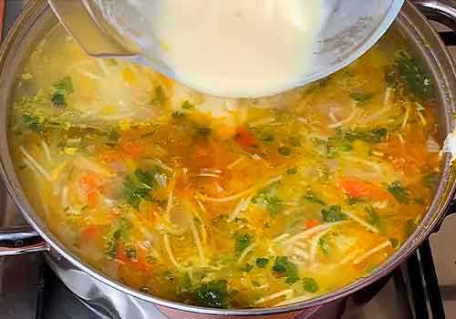 Куриный суп с лапшой и картошкой