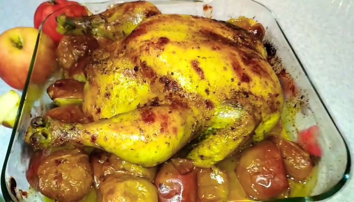 Как приготовить запеченную курицу с черносливом в духовке