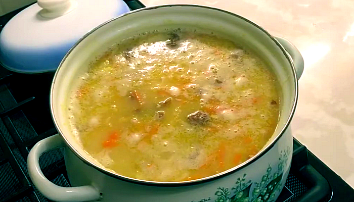 Фасолевый суп с курицей и картошкой