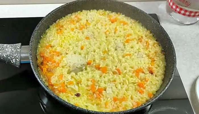 Рассыпчатый плов с курицей на сковороде рецепт с фото пошагово