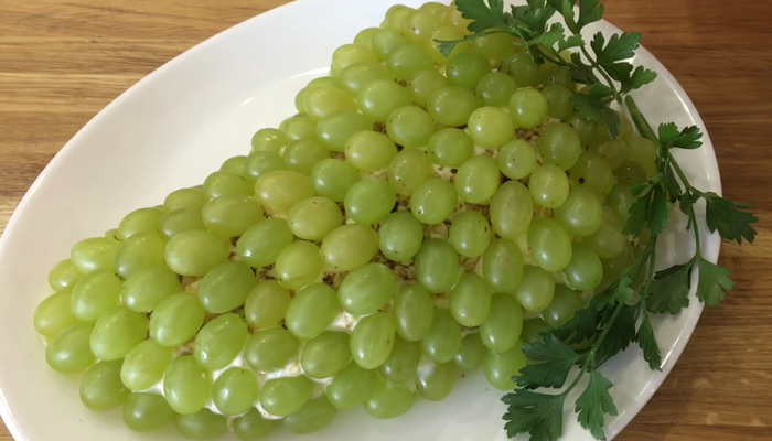 Салат тиффани с виноградом, фото рецепт | ХозОбоз - рецепты с историей